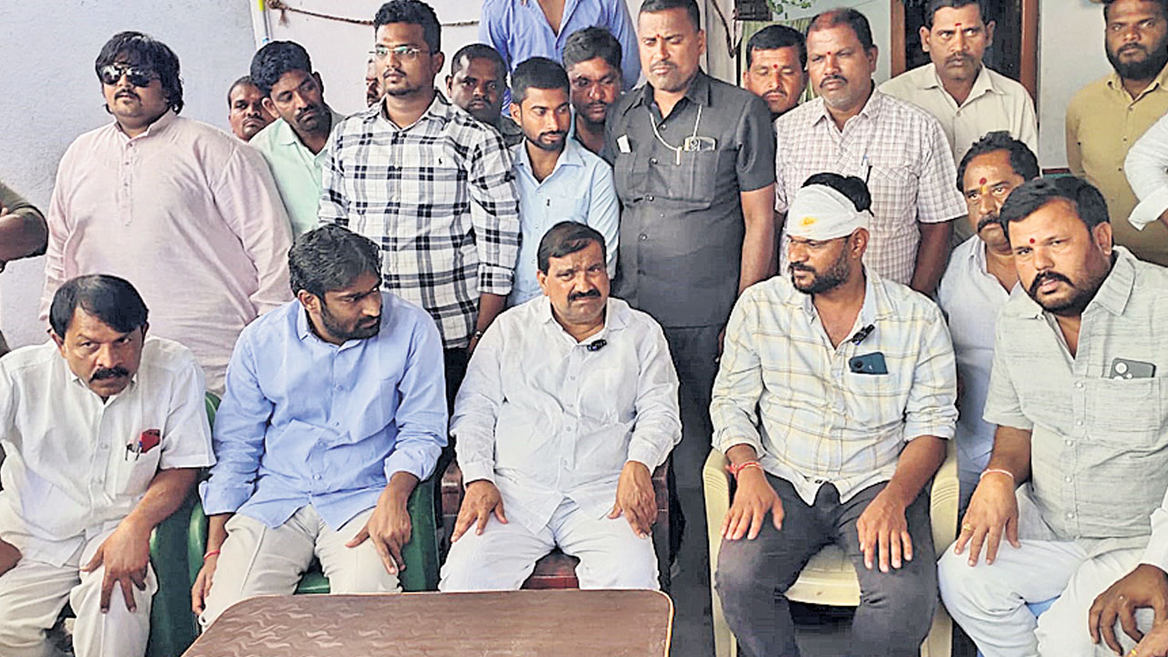 రేవంత్‌రెడ్డి.. ఓ ఫ్యాక్షనిస్టు..