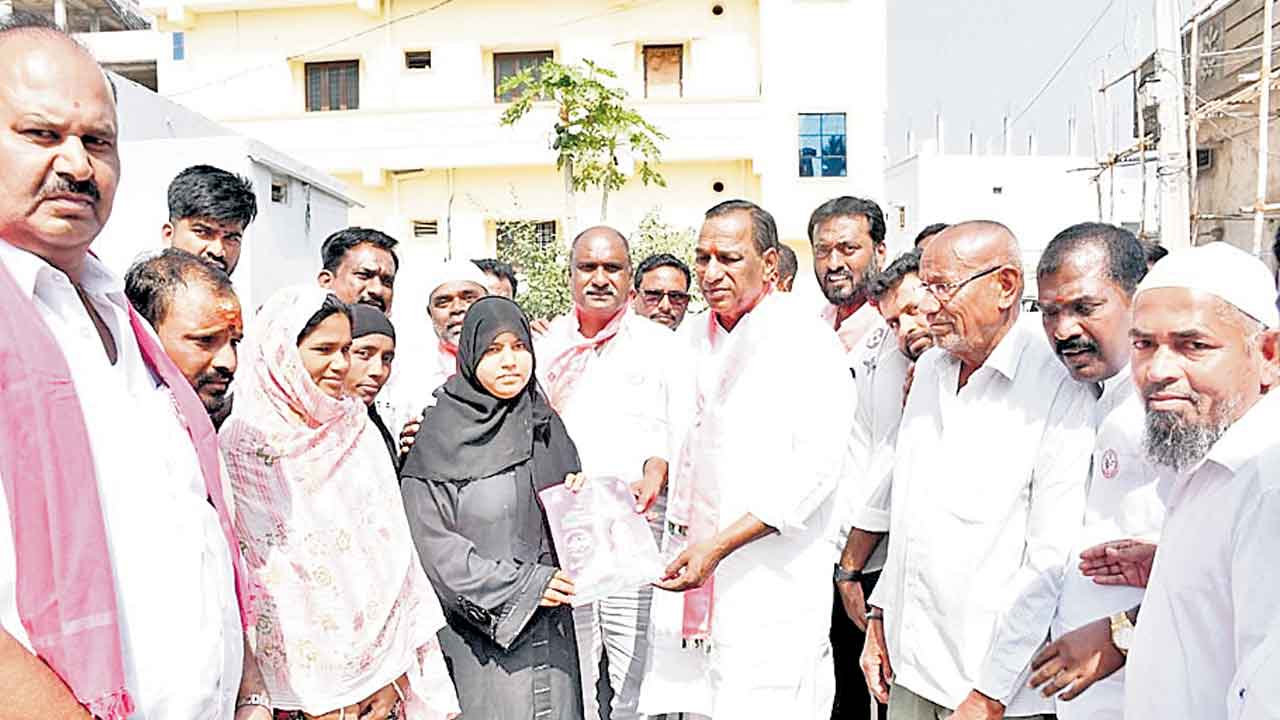 జోరుగా బీఆర్‌ఎస్‌ ప్రచారం