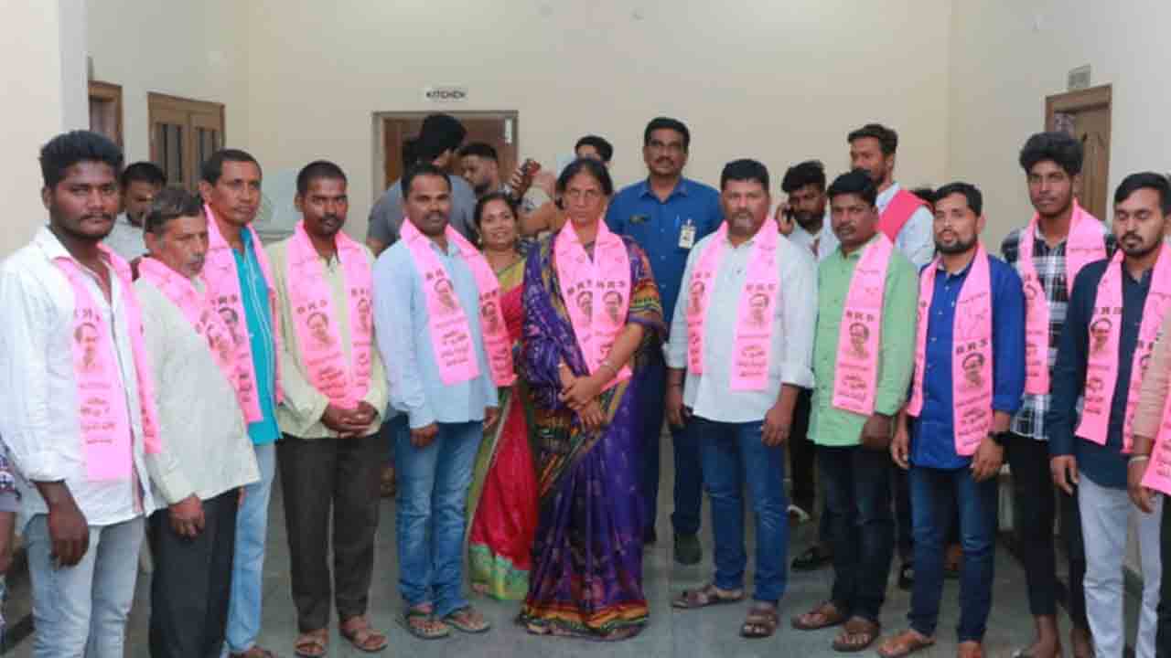 BRS | మహేశ్వరం నియోజవర్గంలో బీఆర్‌ఎస్‌లో కొనసాగుతున్న వలసలు.. తాజాగా బీజేపీ, కాంగ్రెస్‌ నాయకుల చేరికలు