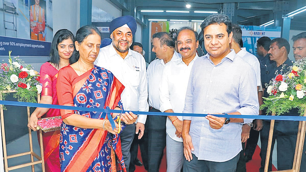 మహేశ్వరంలో ప్రగతి పరుగులు