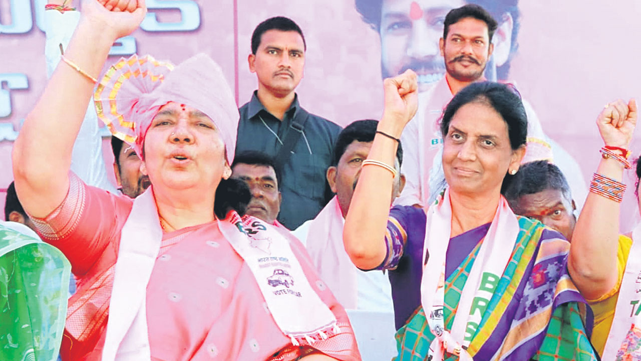 గిరిజనుల గోస తీర్చిన ఘనత కేసీఆర్‌