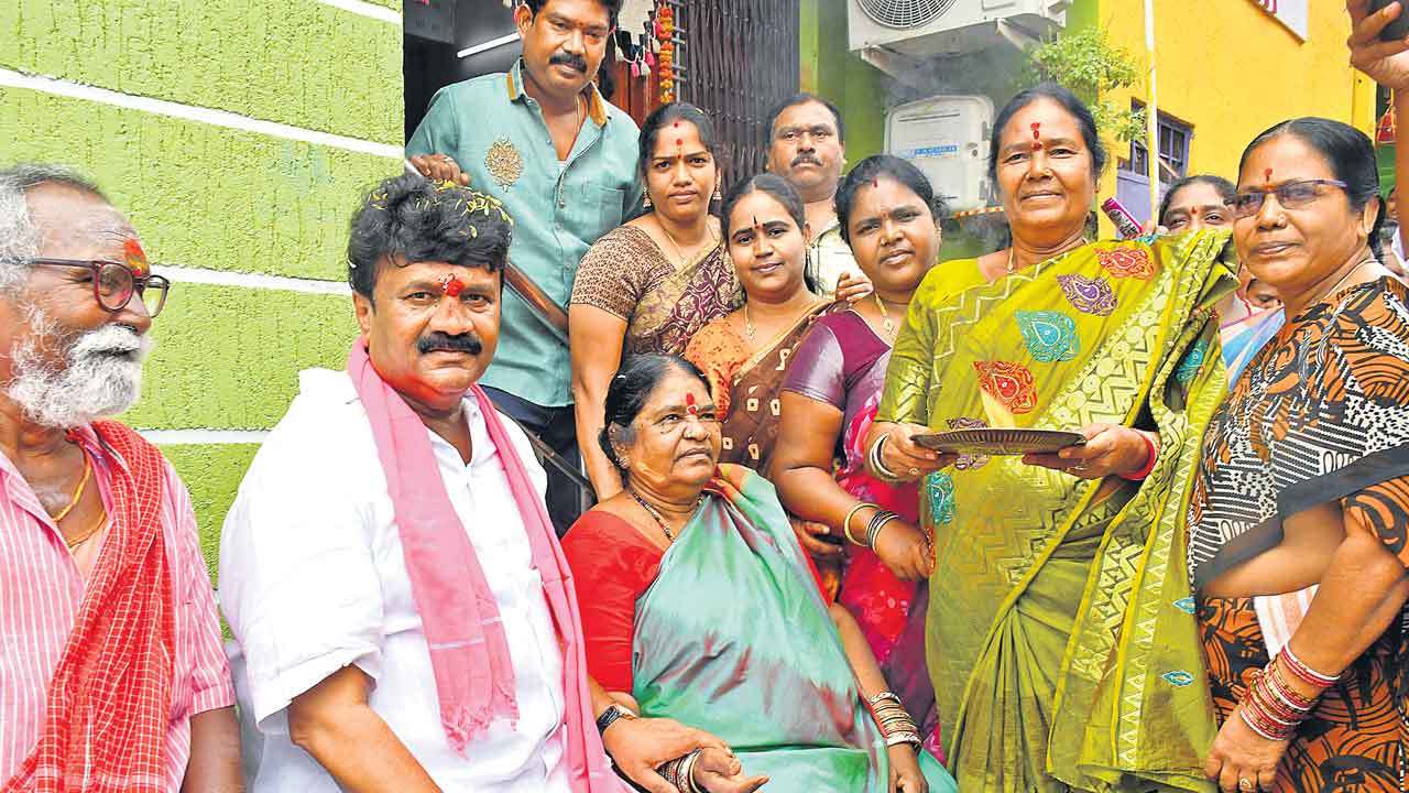 అప్పుడెట్లుండె.. ఇప్పుడట్లైంది