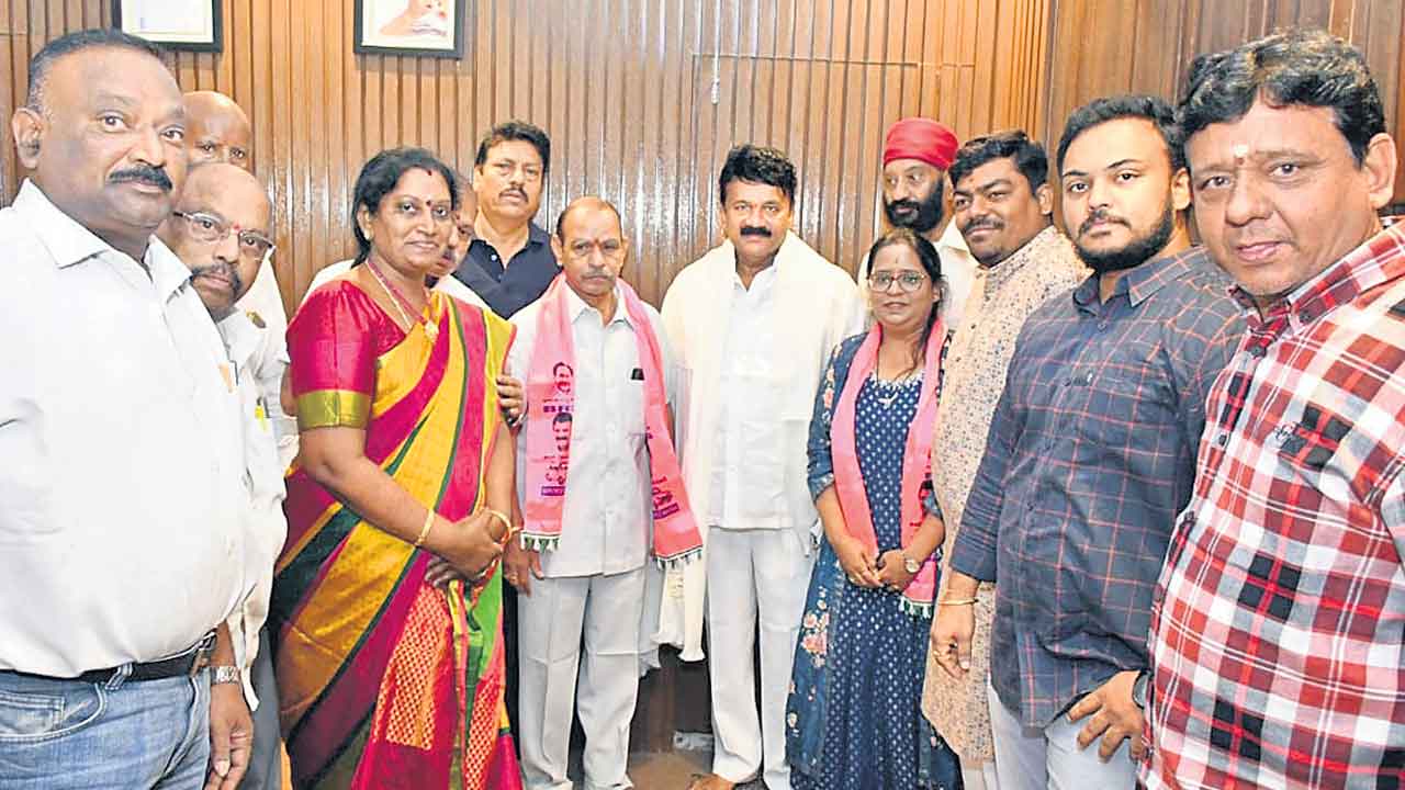 బీఆర్‌ఎస్‌లోకి షాబాద్‌ సత్యనారాయణ