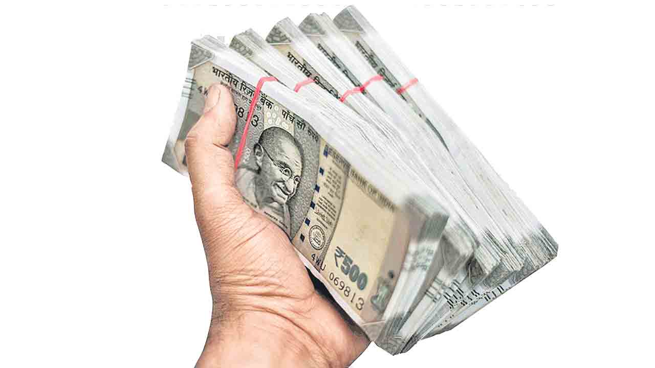 స్థిరాస్తి లావాదేవీల్లో నగదు హవా