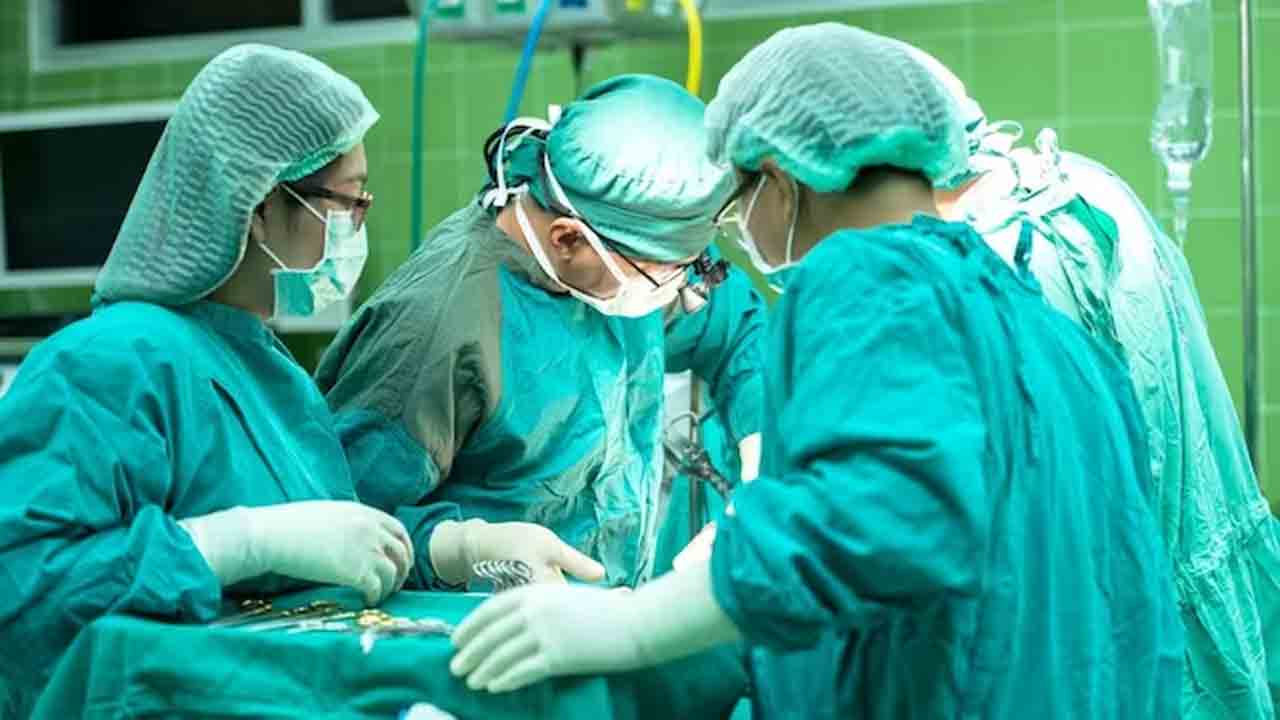 Nagpur Doctor | టీ ఆలస్యమైందని.. ఆపరేషన్ థియేటర్ నుంచి మధ్యలోనే వెళ్లిపోయిన వైద్యుడు