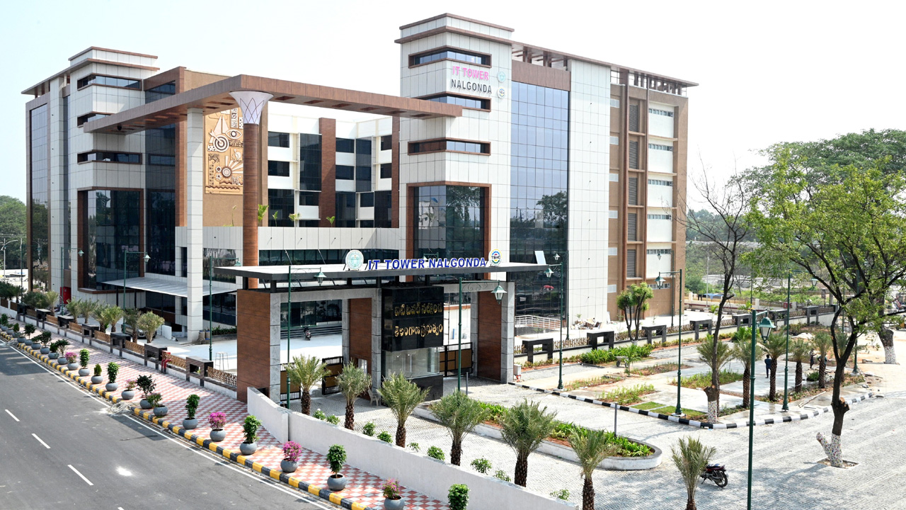 Telangana | ఉన్న ఊర్లోనే సాఫ్ట్‌వేర్‌ కొలువు.. కేసీఆర్‌, కేటీఆర్‌ చొరవతో జిల్లాలోనూ పరుగులు పెడుతున్న ఐటీ