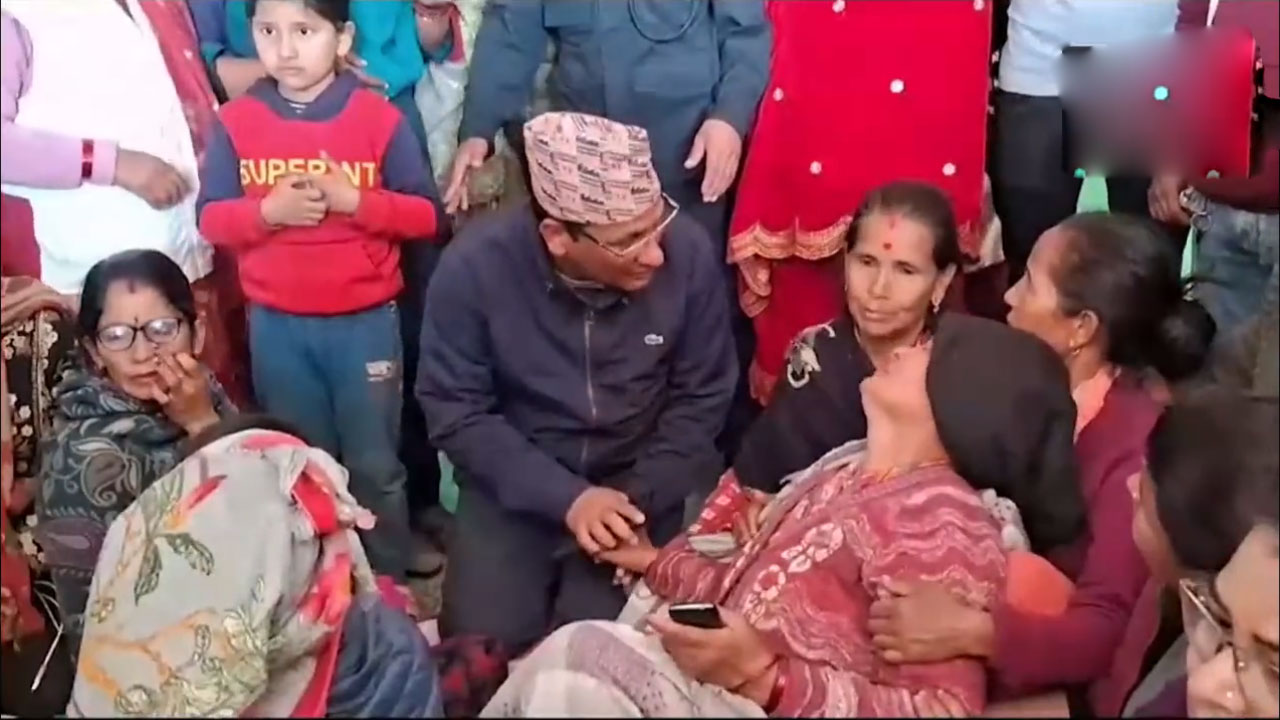 Nepal Earthquake | భూకంప బాధితులను పరామర్శించిన నేపాల్‌ ప్రధాని పుష్ప కమల్‌