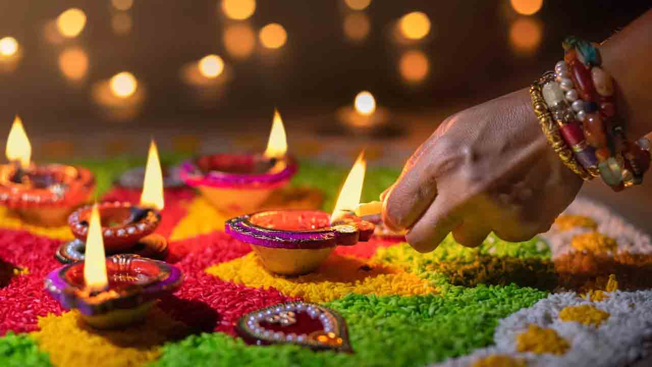 New York Diwali | న్యూయార్క్‌లో పాఠశాలలకు దీపావళి నాడు సెలవు