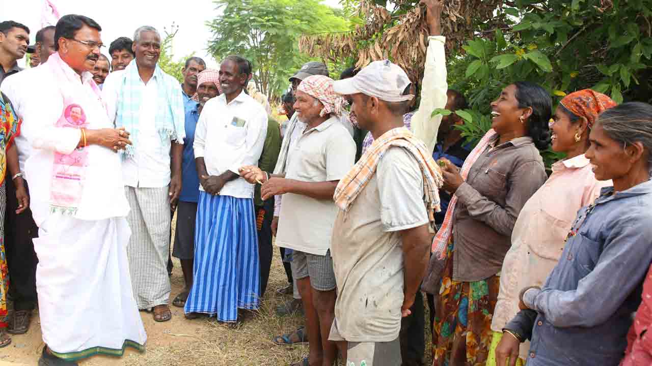 బతుకుదెరువు చూపింది కేసీఆర్‌ సర్కారే
