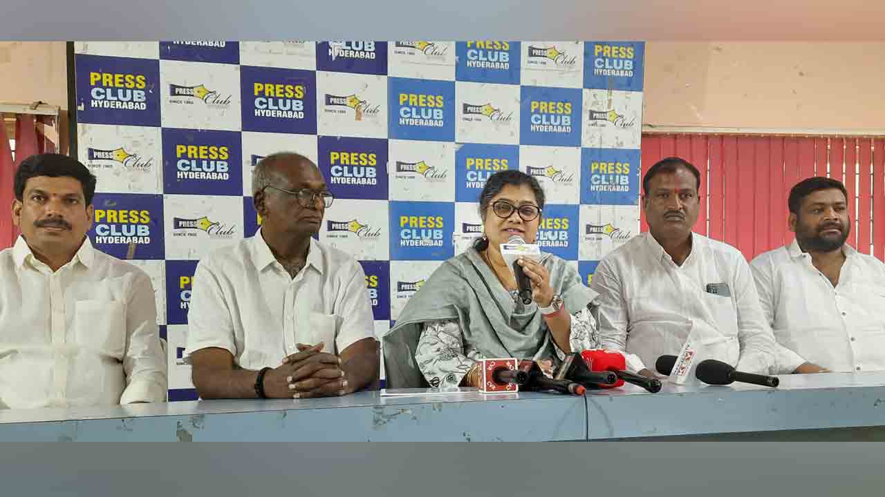 Palvai Sravanti | కాంగ్రెస్‌ అధిష్టానానికి గాడిదకు, గుర్రానికి తేడా తెలియదు : పాల్వాయి స్రవంతి