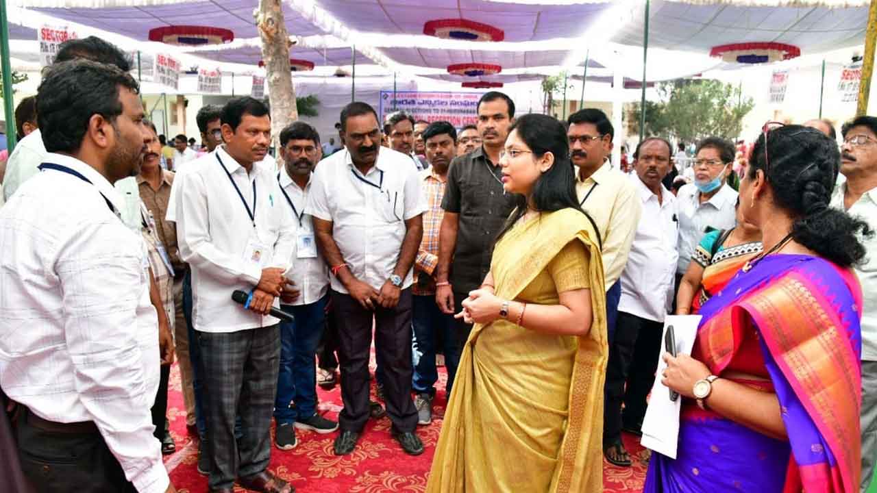 పోలింగ్‌కు ఏర్పాట్లు పూర్తి