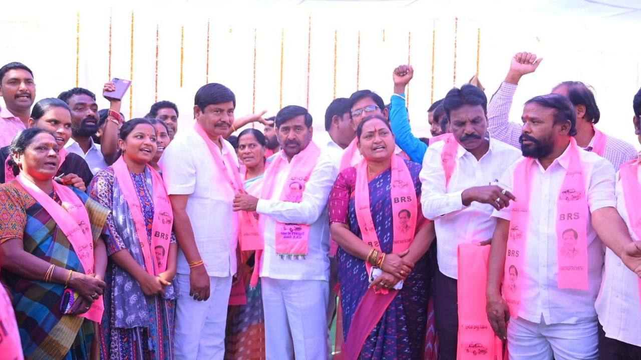 మ్యానిఫెస్టో ఎన్నిసార్లు మార్చినా కాంగ్రెస్‌ ఖతమే