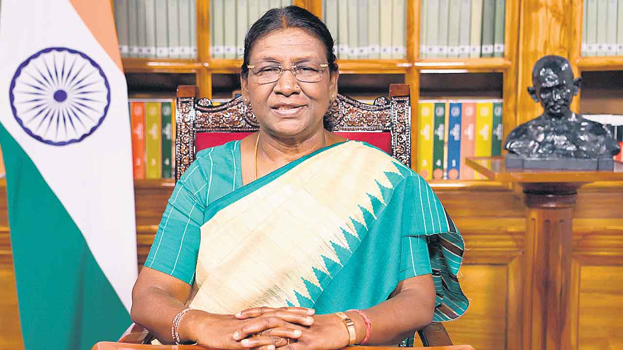 ఐఐఎంల స్వతంత్రతకు చెల్లు!