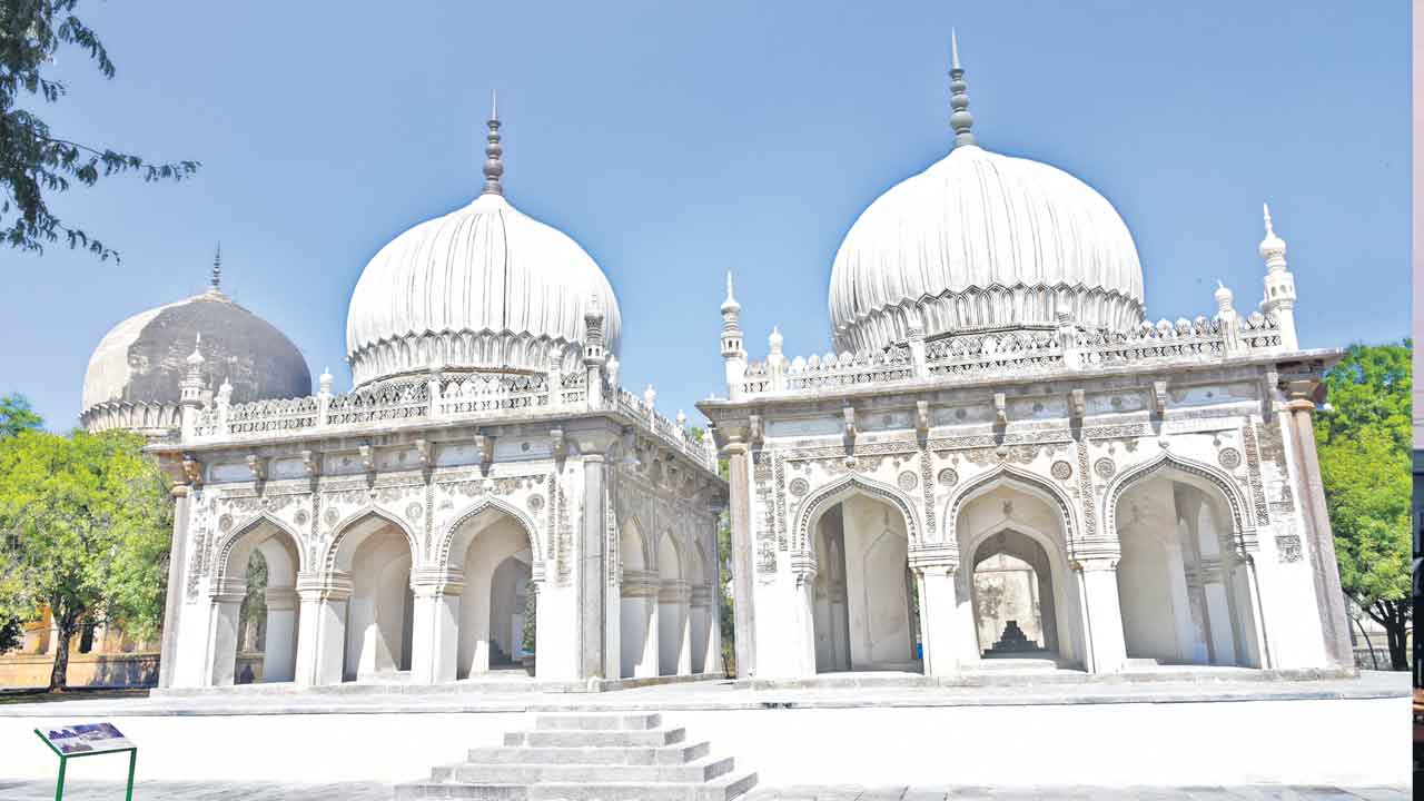 చారిత్రక సంపద చెక్కు చెదరకుండా..