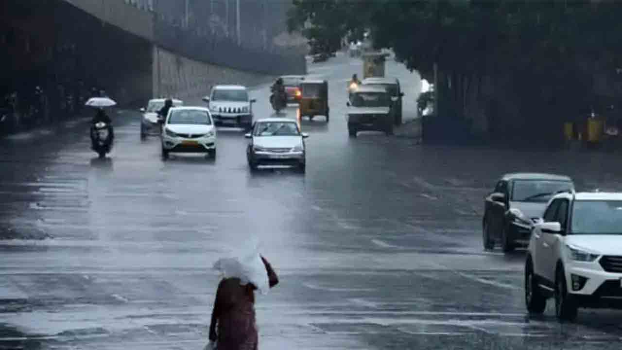 Cyclone Michaung | మిగ్‌జాం తుఫాన్‌ ఎఫెక్ట్‌.. హైదరాబాద్‌లో కురుస్తున్న వాన