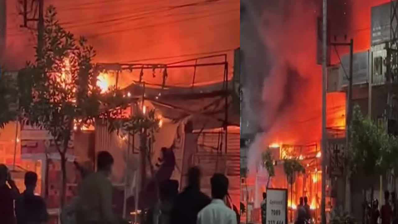 Fire Accident | రాజేంద్రనగర్‌లో భారీ అగ్నిప్రమాదం.. పటాకుల దుకాణంలో చెలరేగిన మంటలు