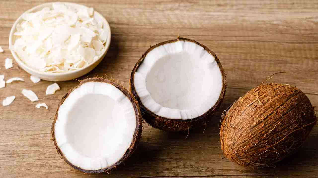 Raw Coconut | తరచూ పచ్చికొబ్బరి తింటే శరీరంలో చెడు కొలెస్ట్రాల్‌ పెరుగుతుందా..?