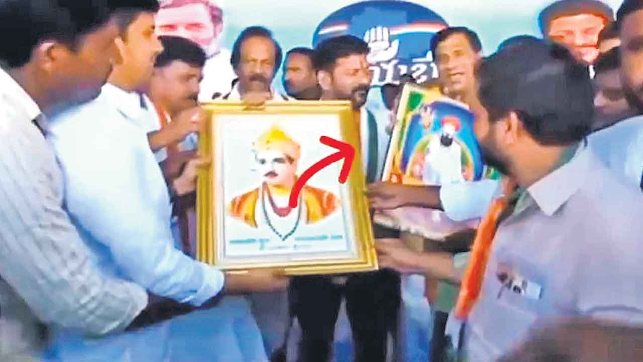 Telangana | రేవంత్‌రెడ్డి నీకిది తగునా.. సేవాలాల్‌ మహరాజ్‌ను అవమానిస్తావా?  గిరిజనుల ఆగ్రహం