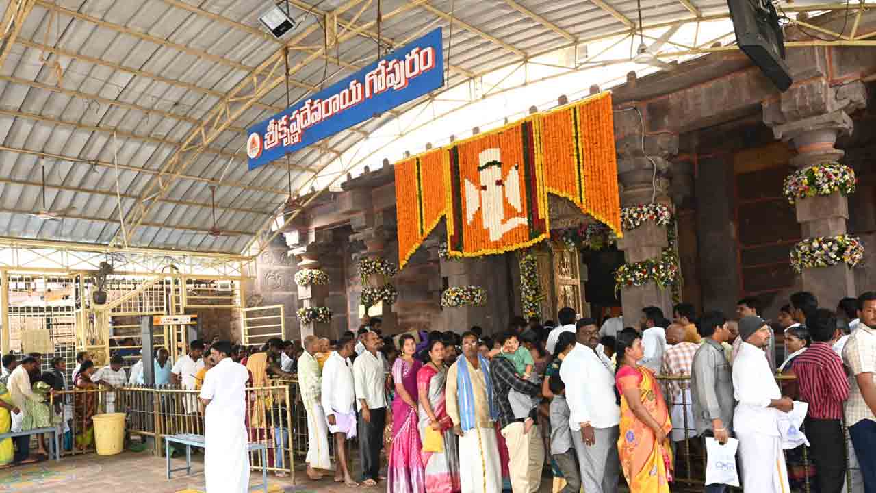 Srisailam | శ్రీశైలంలో కార్తీక మాసోత్సవాలు షురూ.. శాస్త్రోక్తంగా ఆకాశ దీప ప్ర‌జ్వ‌ల‌న‌..!