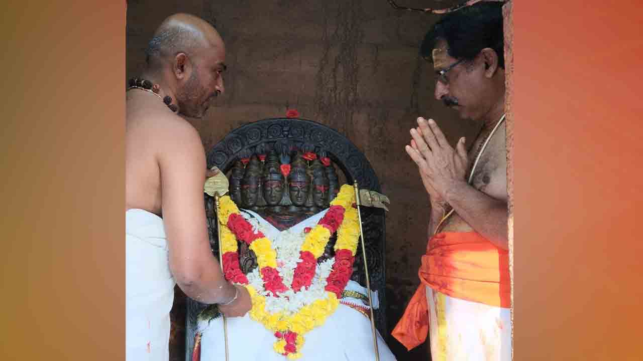 Srisailam | శ్రీశైలంలో శుక్రవార పూజలు .. భ్రామ‌రికి ఊయ‌ల సేవ‌..!