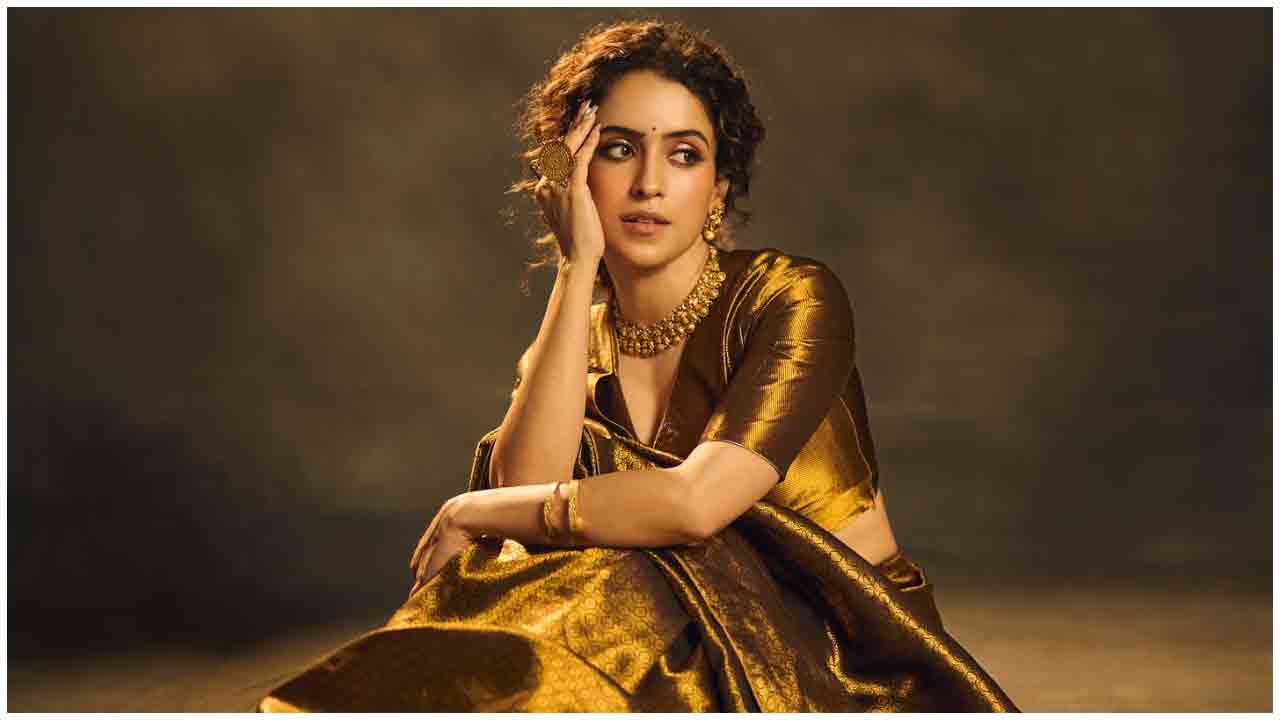 Sanya Malhotra | కత్తిలాంటి చూపులతో గుచ్చేస్తున్న సన్యా మల్హోత్రా..