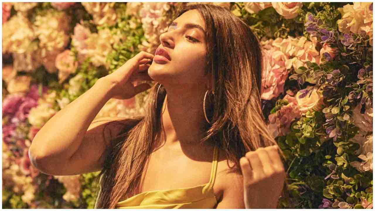 Sreeleela | నాజూకు అందాలతో సోషల్ మీడియాను షేక్ చేస్తున్న శ్రీలీల..