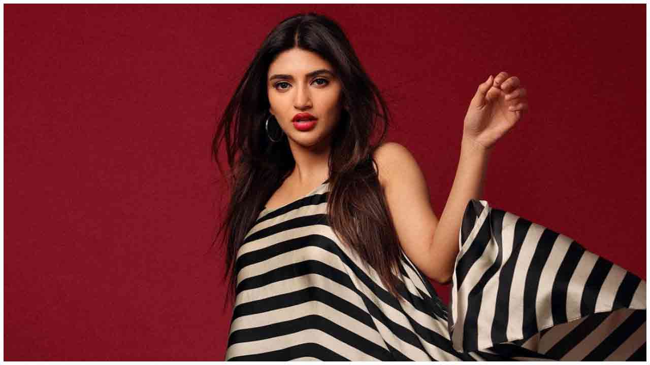 Sreeleela | సరికొత్త పోజులతో కుర్రాల మనసు దోచేస్తున్న శ్రీలీల..