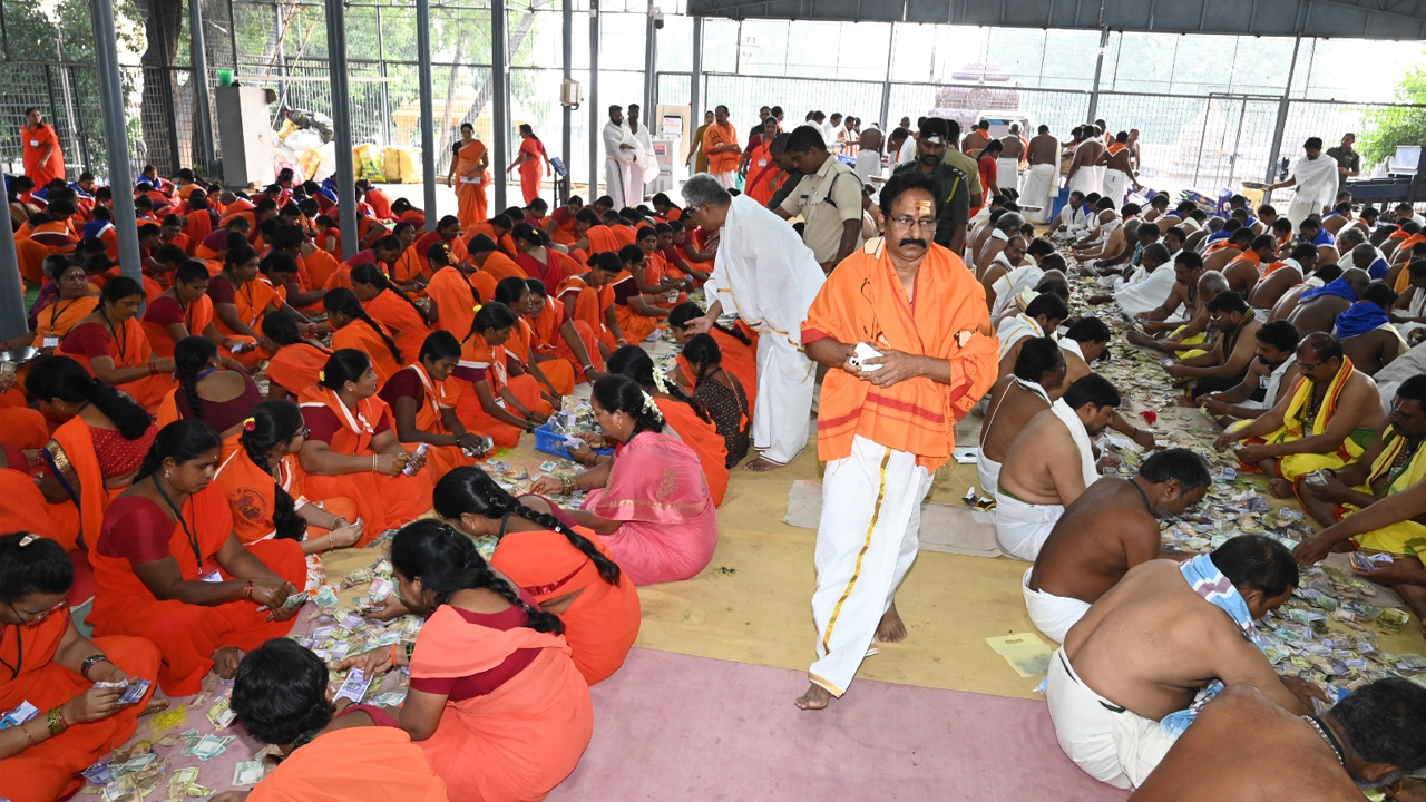 Srisailam | శ్రీశైల మల్లన్న ఆలయానికి దండిగా ఆదాయం.. 34 రోజుల్లో రూ.3.57కోట్లు