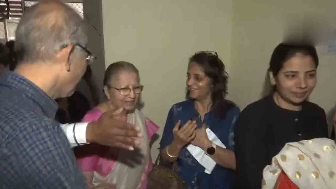 Sumitra Mahajan | ఇండోర్‌లో ఓటు వేసిన లోక్‌సభ మాజీ స్పీకర్‌ సుమిత్రా మహాజన్‌.. Video