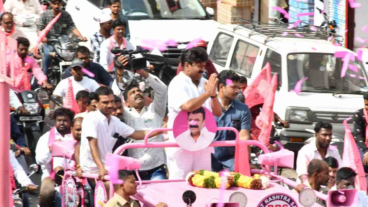 Talasani Bike Rally | సన‌త్‌న‌గ‌ర్‌లో త‌ల‌సాని భారీ బైక్ ర్యాలీ.. హ్యాట్రిక్ విజ‌యంపై మంత్రి ధీమా