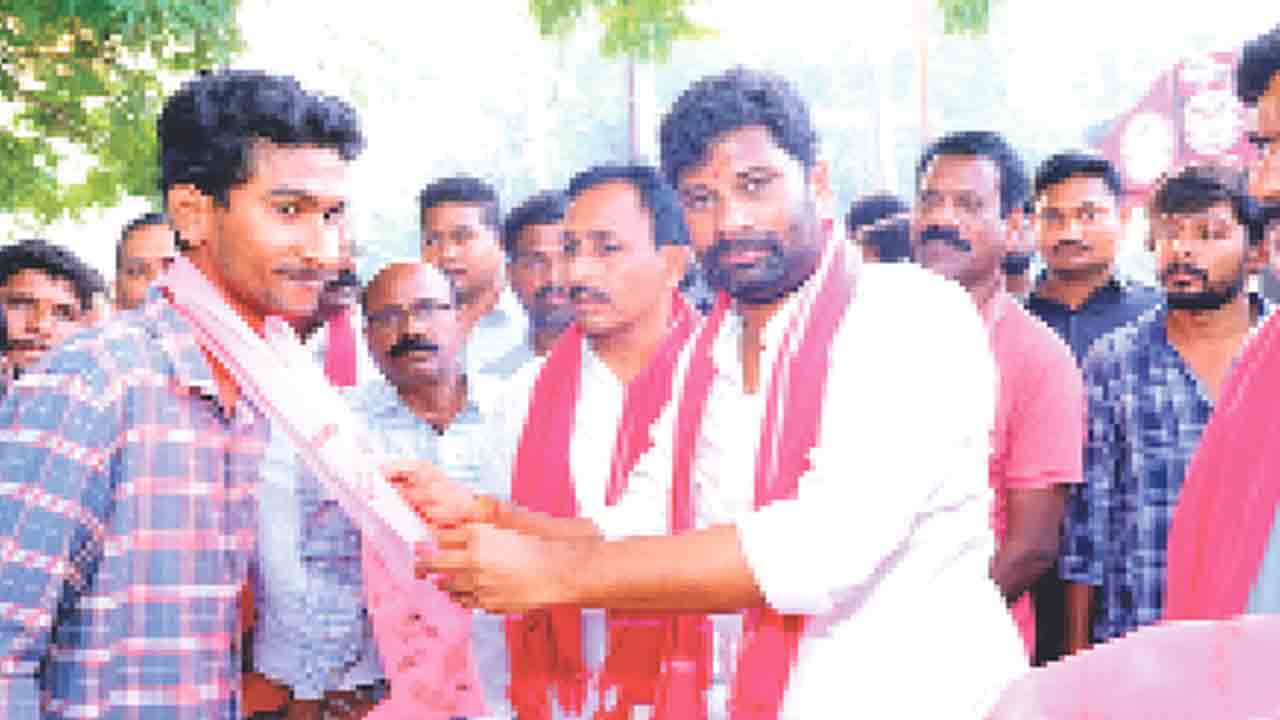 సభను విజయవంతం చేయాలి