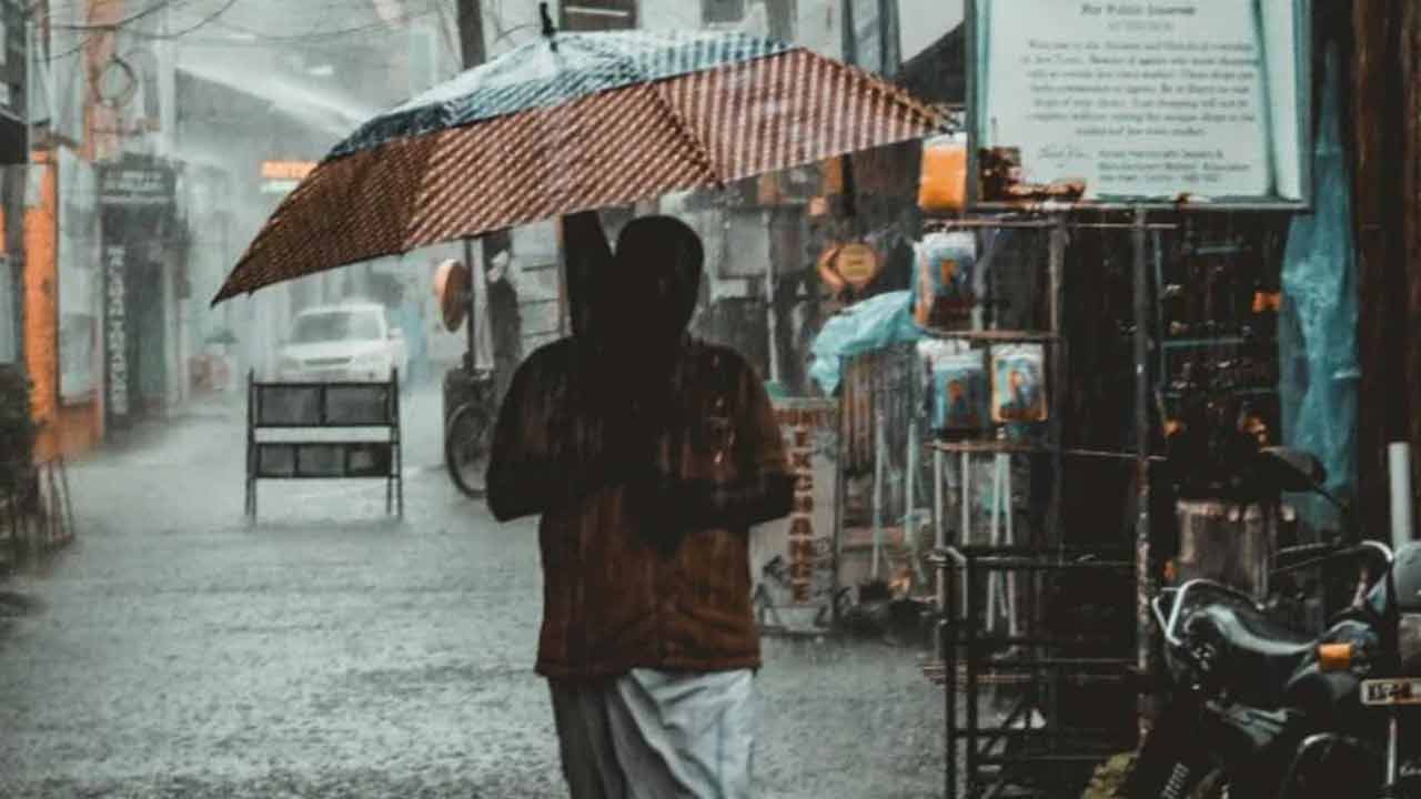 Tamil Nadu | తమిళనాడులో దంచికొడుతున్న వానలు.. స్కూళ్లు, కాలేజీలు బంద్‌