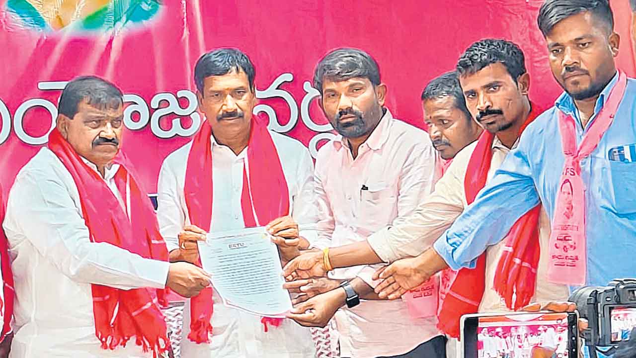 రేవంత్‌ను రెండు చోట్లా ఓడిస్తాం