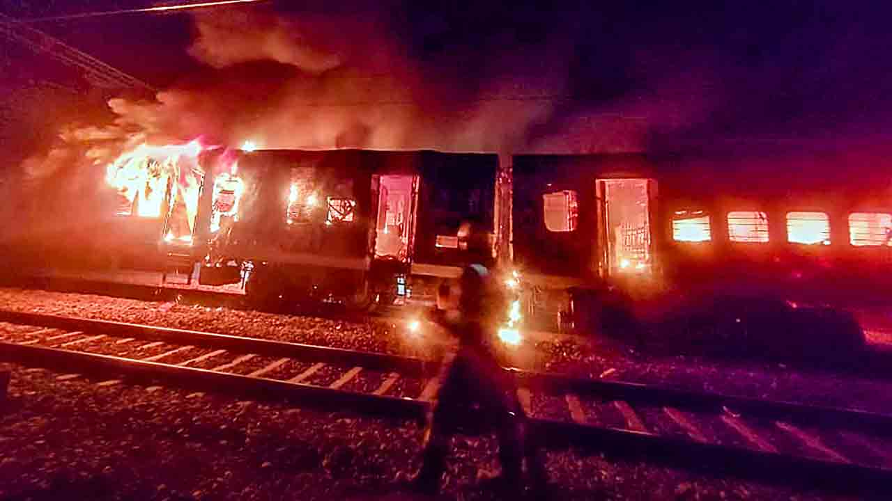 దర్భంగా ఎక్స్‌ప్రెస్‌లో మంటలు