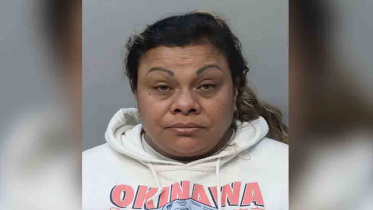 US Woman Stabs Boyfriend In Eye | ఇతర మహిళలను చూస్తున్నందుకు.. ప్రియుడి కంటిపై పొడిచిన   మహిళ