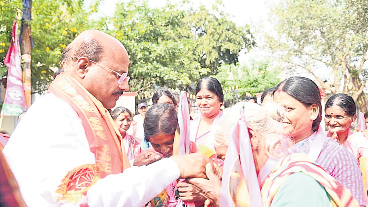 మరింత అభివృద్ధి కోసం గెలిపించండి