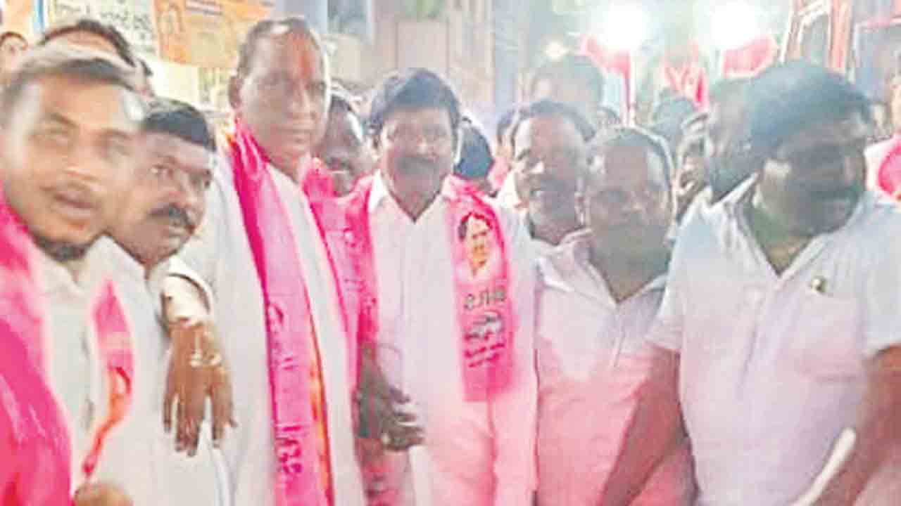 బీఆర్‌ఎస్‌లో చేరికల జోష్‌