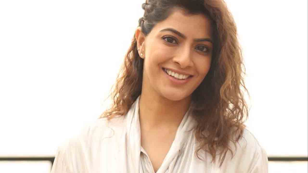 Varalakshmi Sharat Kurmar | క్యారెక్టర్ నచ్చితే ఎలాంటి మూవీలోనైనా నటిస్తా: వరలక్ష్మీ శరత్‌కుమార్‌