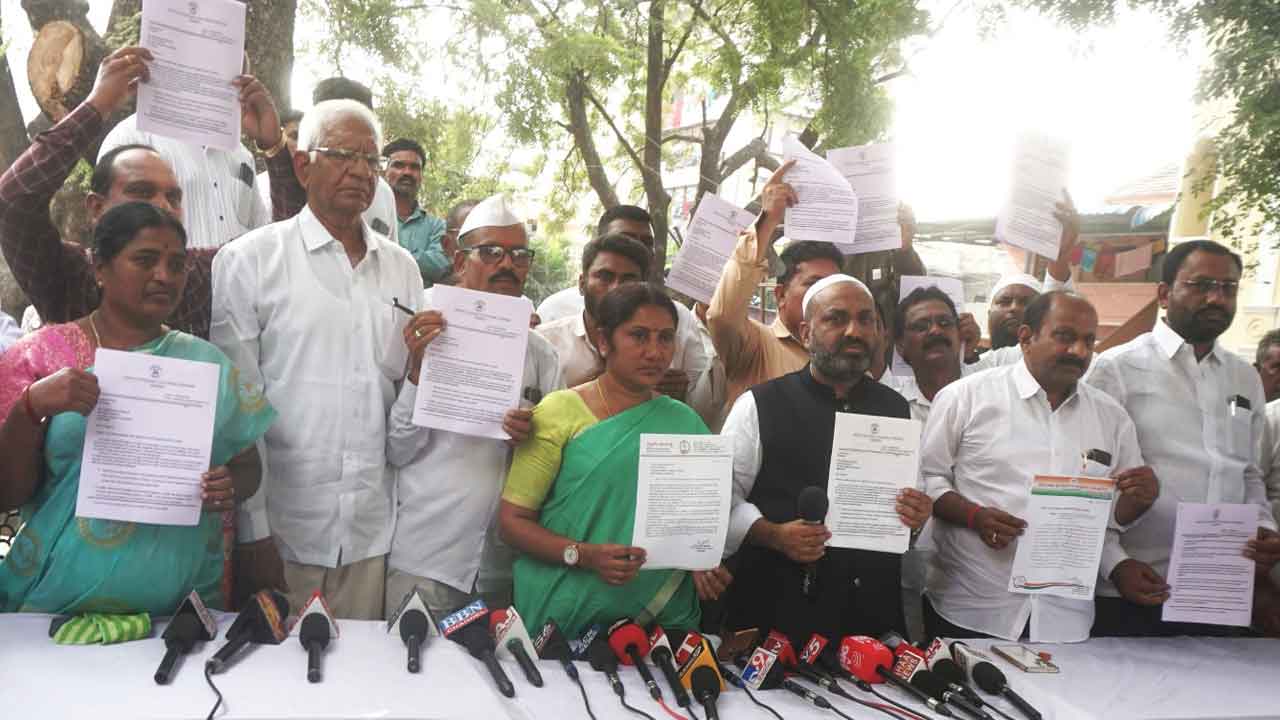 Sajid Khan | ఆదిలాబాద్ జిల్లాలో కాంగ్రెస్‌ పార్టీకి బిగ్ షాక్..ఆ పార్టీకి రాజీనామా చేసిన డీసీసీ అధ్యక్షుడు సాజిద్ ఖాన్, టీపీపీసీ ప్రధాన కార్యదర్శి సుజాత