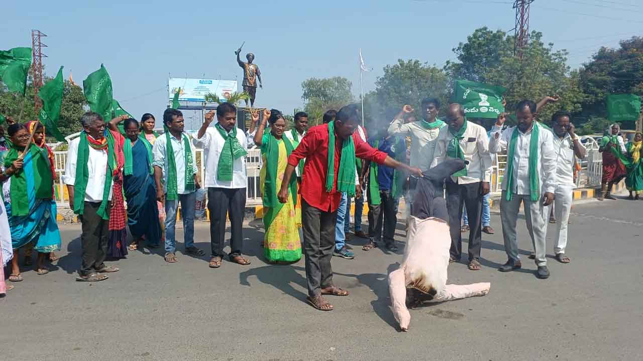 Revanth Reddy | బోథ్ కాంగ్రెస్ అభ్యర్థి వన్నెల అశోక్ను మారిస్తే..కాంగ్రెస్ను బొందపెడుతాం : తుడుందెబ్బ జిల్లా అధ్యక్షుడు గోడం గణేష్