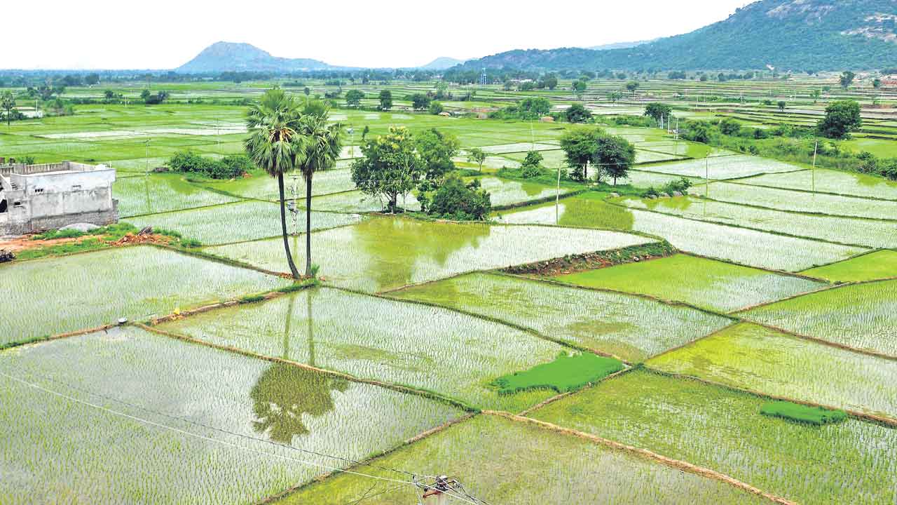 ఎనుకటి రోజులు మర్చిపోం