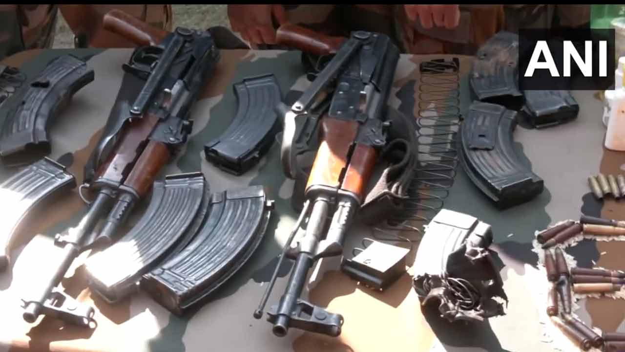 Rajouri Encounter: రాజౌరీలో ఏకే 47 రైఫిళ్లు, ఆయుధాలు సీజ్‌