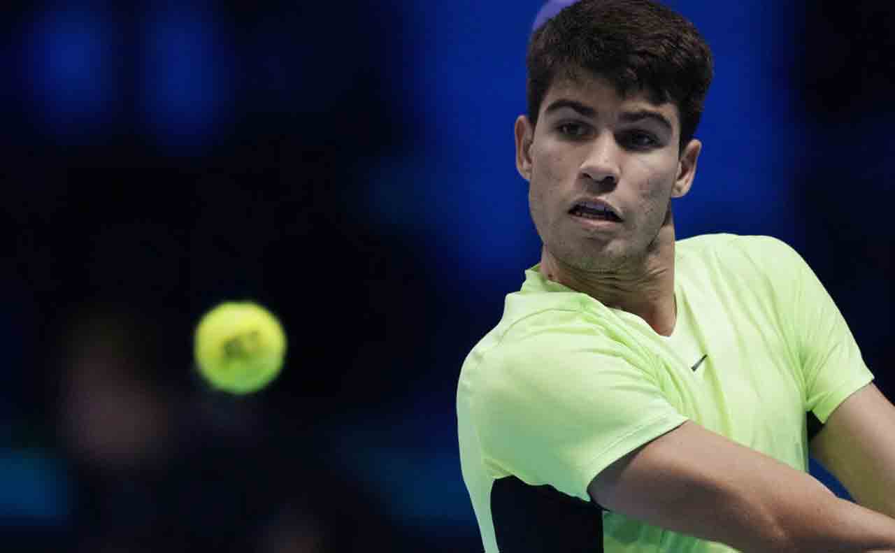 ATP Finals | రెండో సీడ్ అల్క‌రాజ్‌కు షాక్.. మెద్వెదేవ్ ముందంజ‌