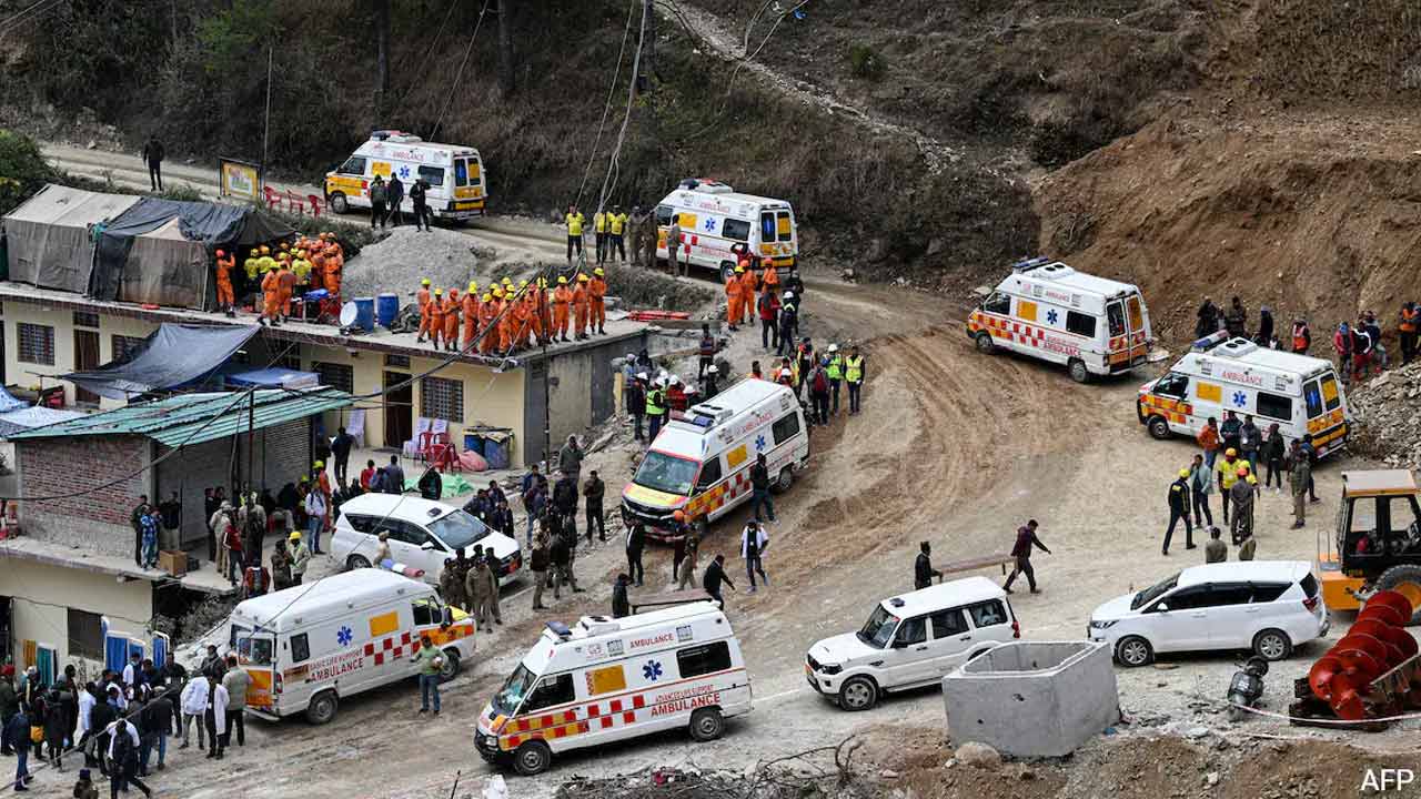 Uttarakhand Tunnel: 41 మంది కార్మికుల కోసం.. 41 అంబులెన్సులు.. 41 ఆక్సిజ‌న్ బెడ్స్‌ రెడీ..