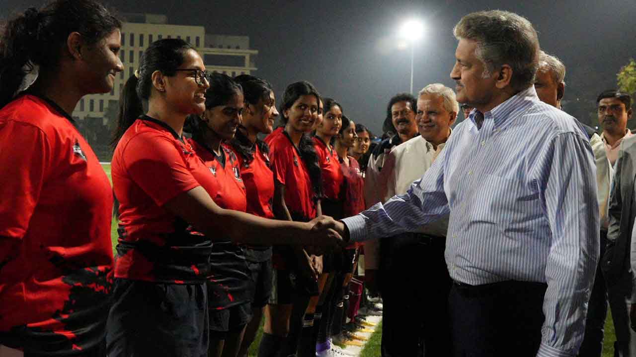 హైదరాబాద్‌లో ‘ఫిఫా’ ఫుట్‌బాల్‌ పిచ్‌