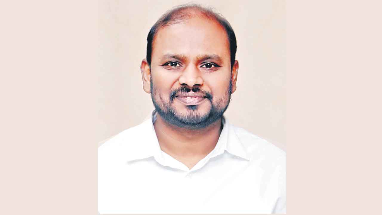 ప్రభాకర్‌రెడ్డిపై దాడి అమానుషం: అనిల్‌ కూర్మాచలం