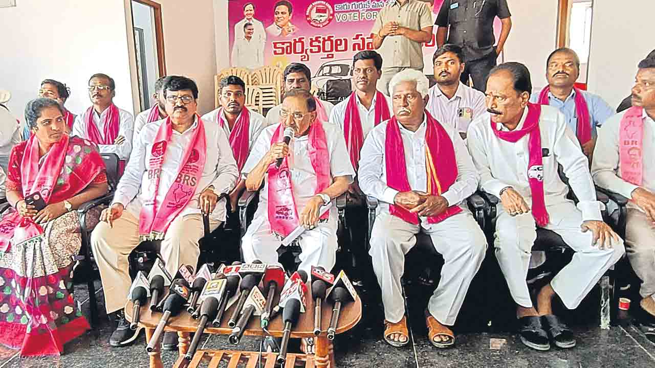 పీవీని అవమానించిన కాంగ్రెస్‌కు పుట్టగతులుండవ్‌