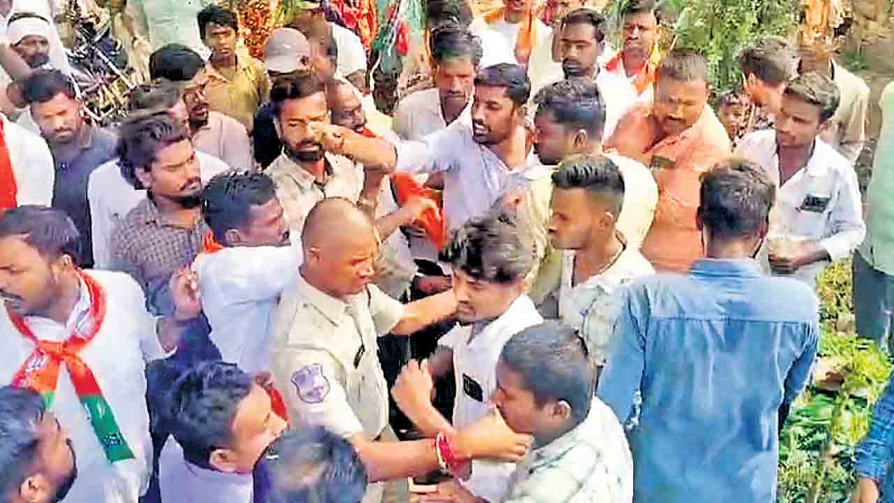 దళిత యువకుడిపై బీజేపీ దాడి