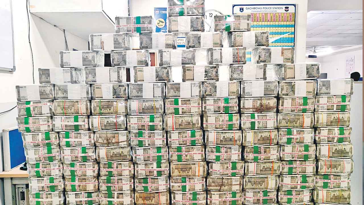 గచ్చిబౌలిలో 5 కోట్లు పట్టివేత