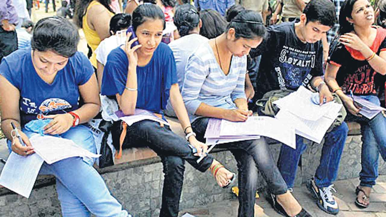 ఏడాది వ్యవధి మాస్టర్స్‌ డిగ్రీ కోర్సులు